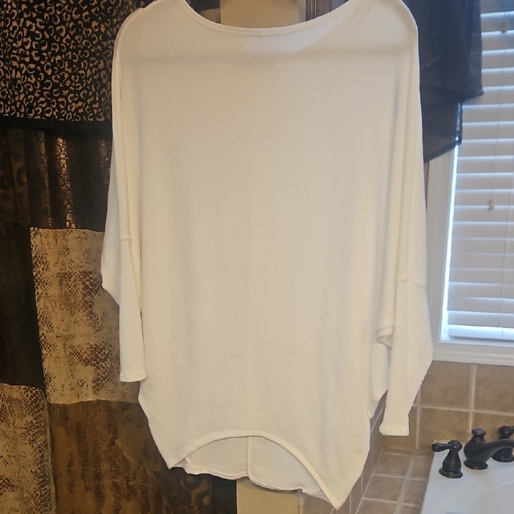 fab'rik Off-White Cozy Sweatshirt